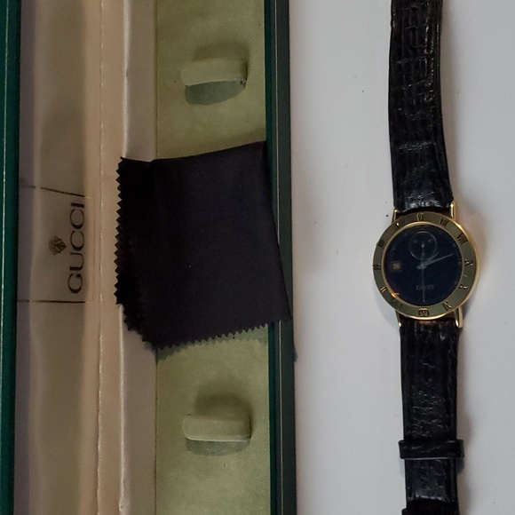 Gucci watch new with box.  S/n: 3800M Vintage from the 1990's.  Rare find. - Picture 4 of 4